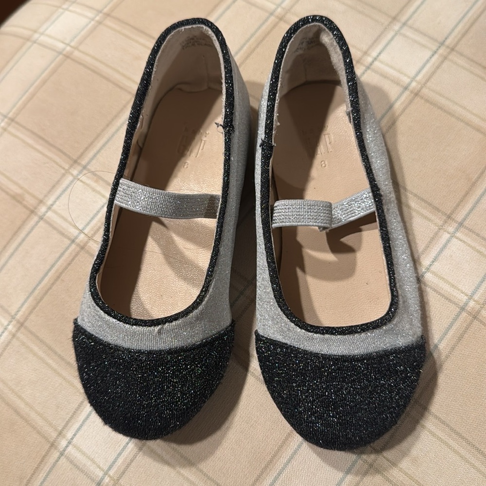 Baby Gap 🎉host pick sparkly Mary Jane shoes with elastic strap